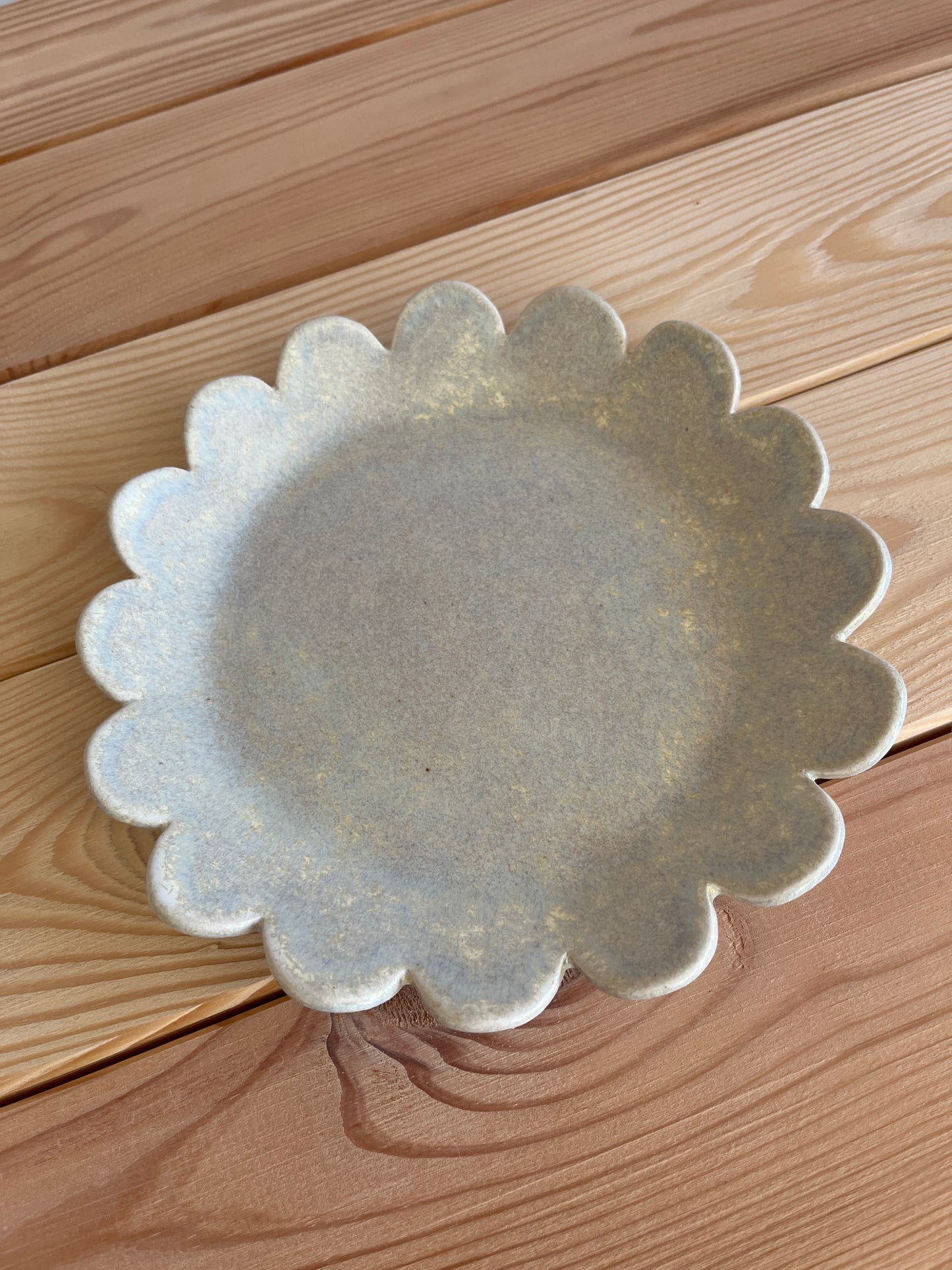 golden ivory scalloped plate